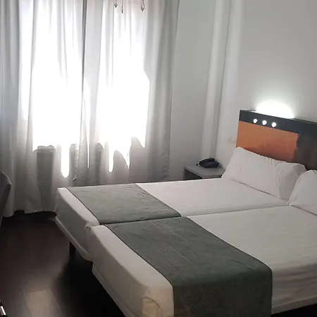 Hotel Calas De 3*